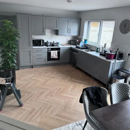 Privat bolig Double Bedroom With Private Bathroom Close To Center *