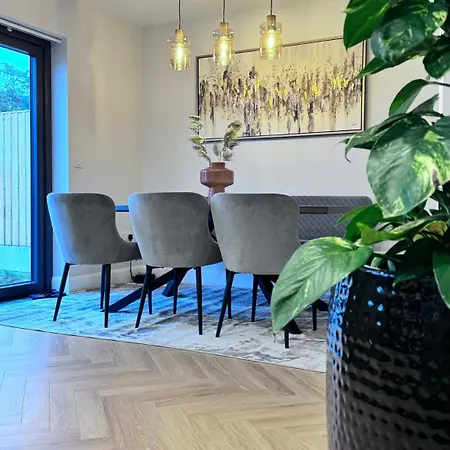 홈스테이 Double Bedroom With Private Bathroom Close To Center 코크