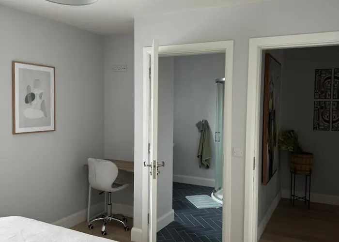 Double Bedroom With Private Bathroom Close To Center Accommodatie bij particulieren